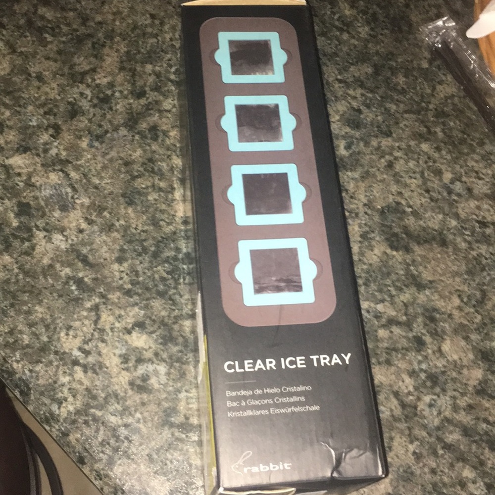 Ice cube tray never used